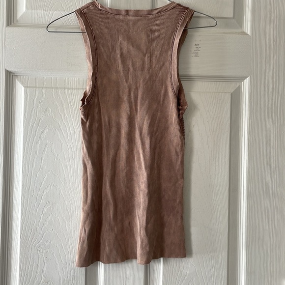 Royal plush tan beige ribbed sleeveless scoop neck tank top metal hardware logo - Picture 4 of 17